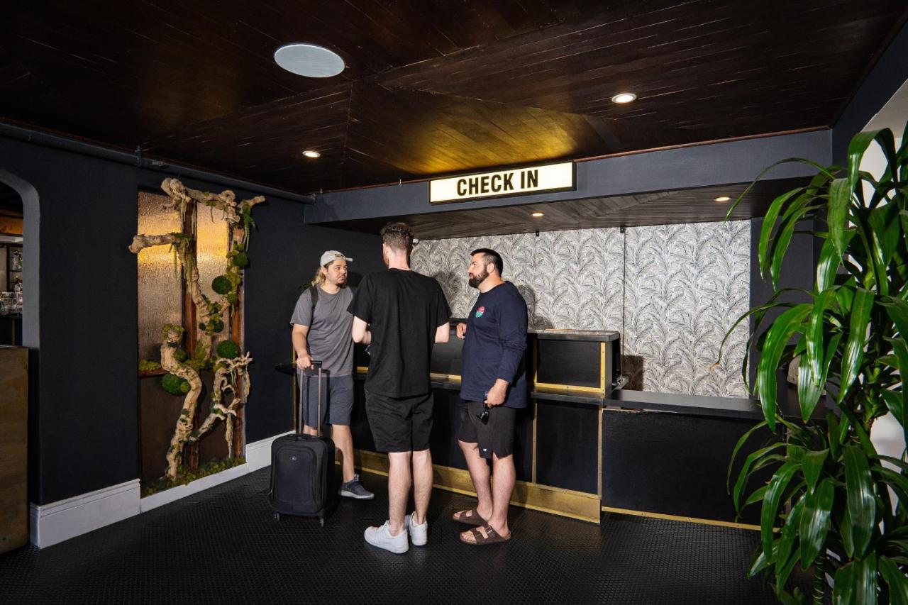 H By H Hospitality Hotel Los Angeles